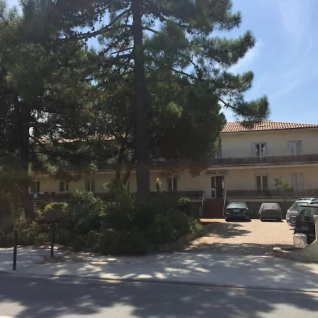 Cyrnos 2* Sagone (Corsica)